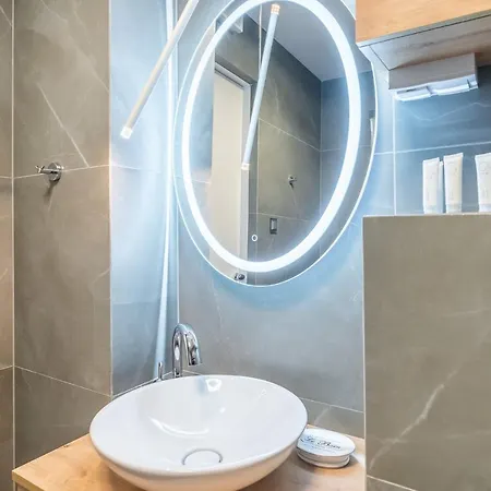 Aquamarina Prima 60 By Renters