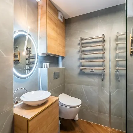 Aquamarina Prima 60 By Renters *